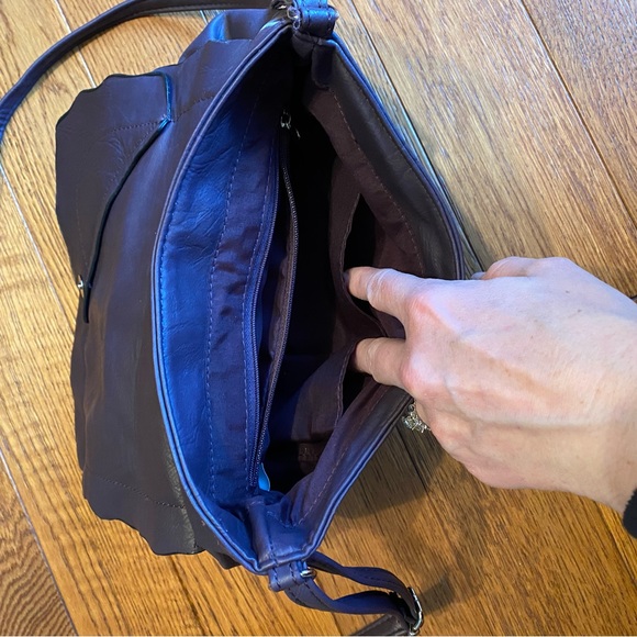 Purple Purse With Flower Detail - Picture 4 of 8